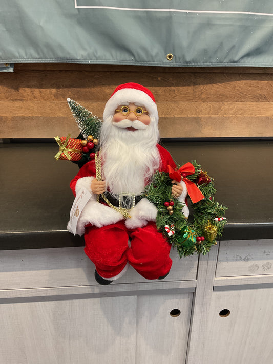Sitting Red & White Santa w/Wreath & Gift Bag