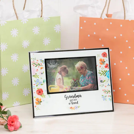 Grandma - 9.25" X 7.25" Frame (Holds 6" X 4" Photo)