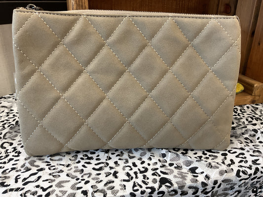 Izzy Quilted Crossbody w/ Guitar Strap