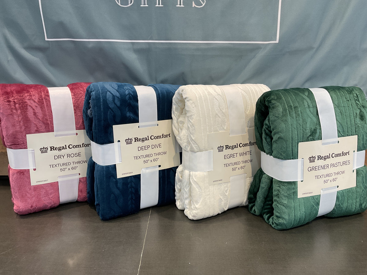 Cable Knit Textured Solid Color Throw, Asst