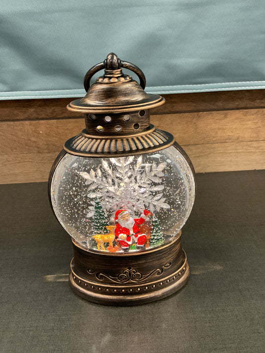 Lighted Spinning Water Globe/ 2 Styles