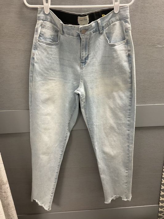 Light Washed Raw Cut Jeans