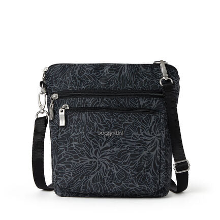 Baggallini Modern Pocket Cross Body