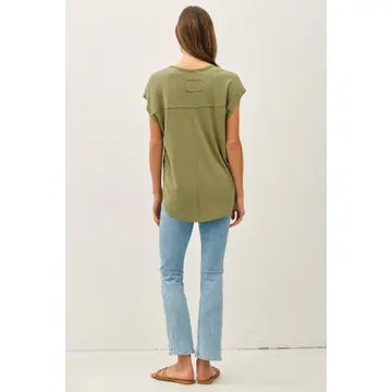 Raw Edge Detailed V-Neck Linen Tee